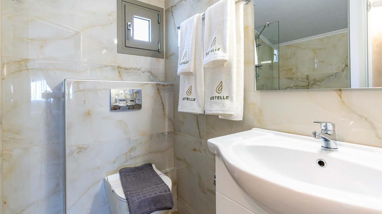 Estelle Family Luxury Apartments & Suites Gerakini Exteriér fotografie
